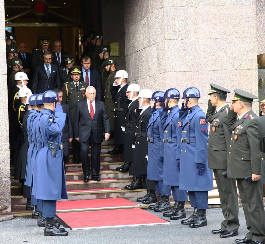 MILLI SAVUNMA BAKANLIGINDA DEVIR TESLIM